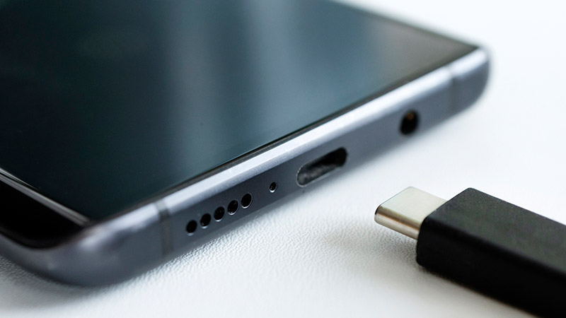 Chargeur universel USB-C pour smartphone